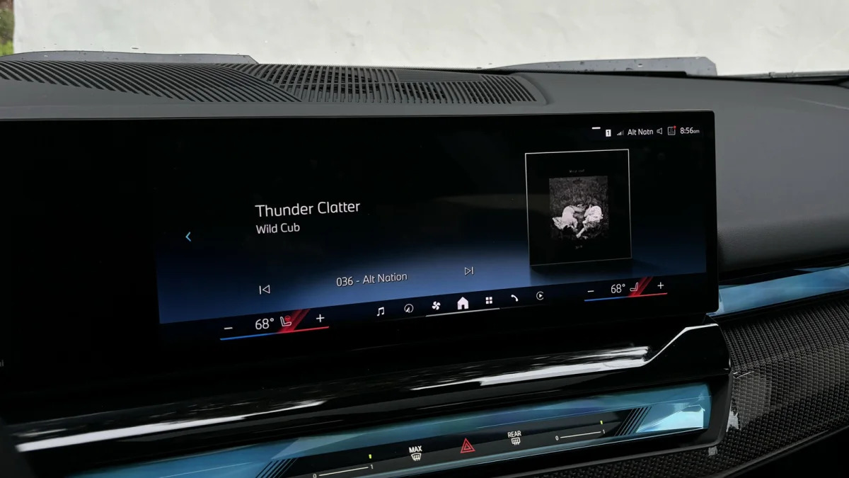 2024 BMW i5 eDrive40 touchscreen radio track display