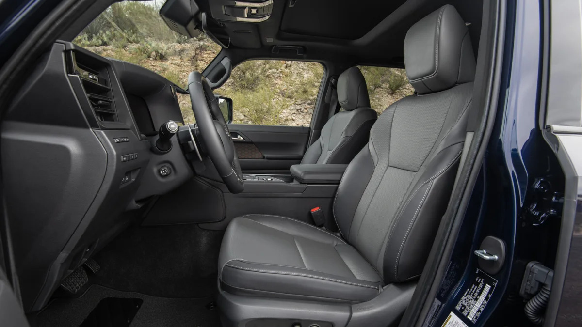 2024 Lexus GX 550 Premium+ front seats