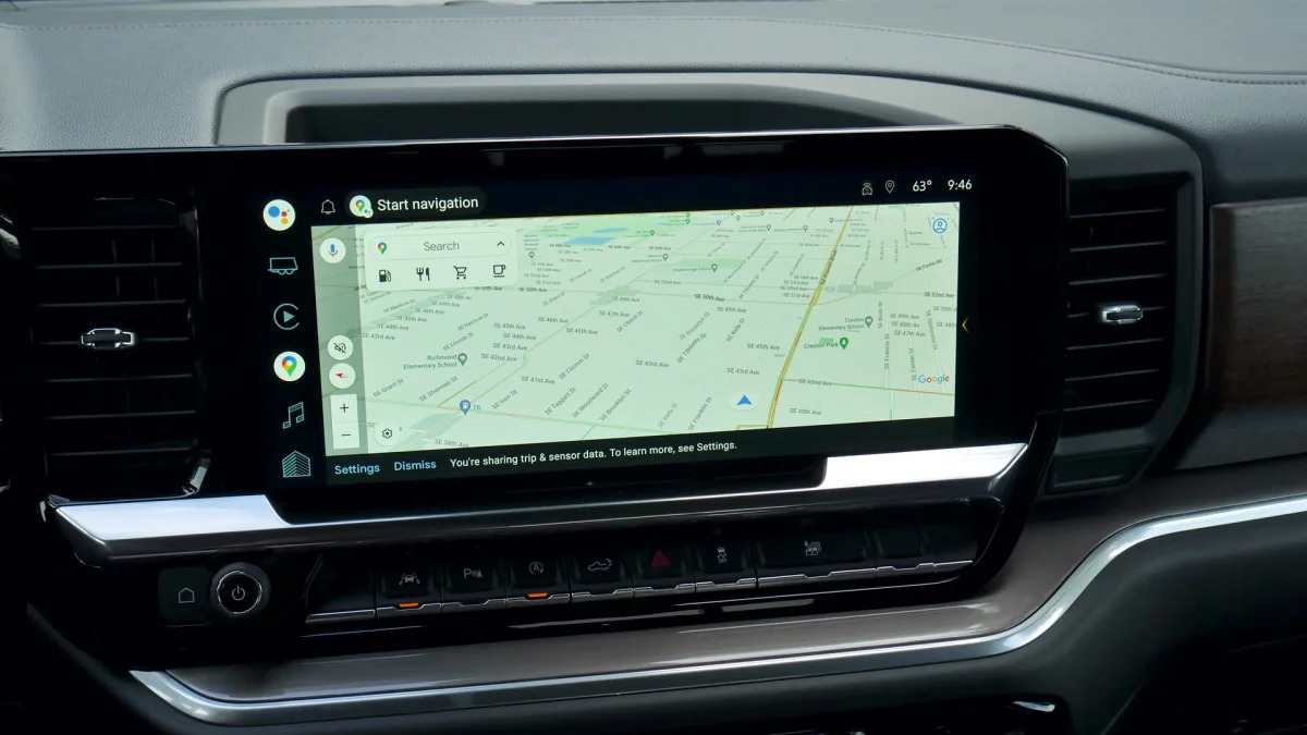2022 Chevrolet Silverado High Country touchscreen navigation full screen