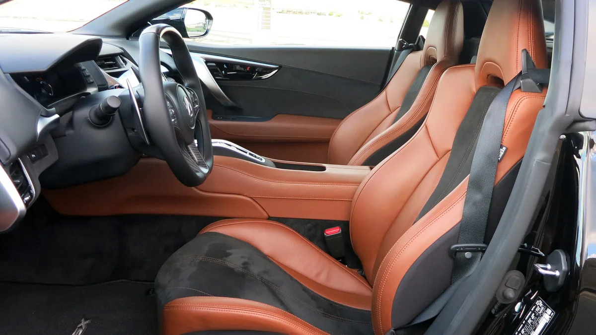 2017 Acura NSX seats