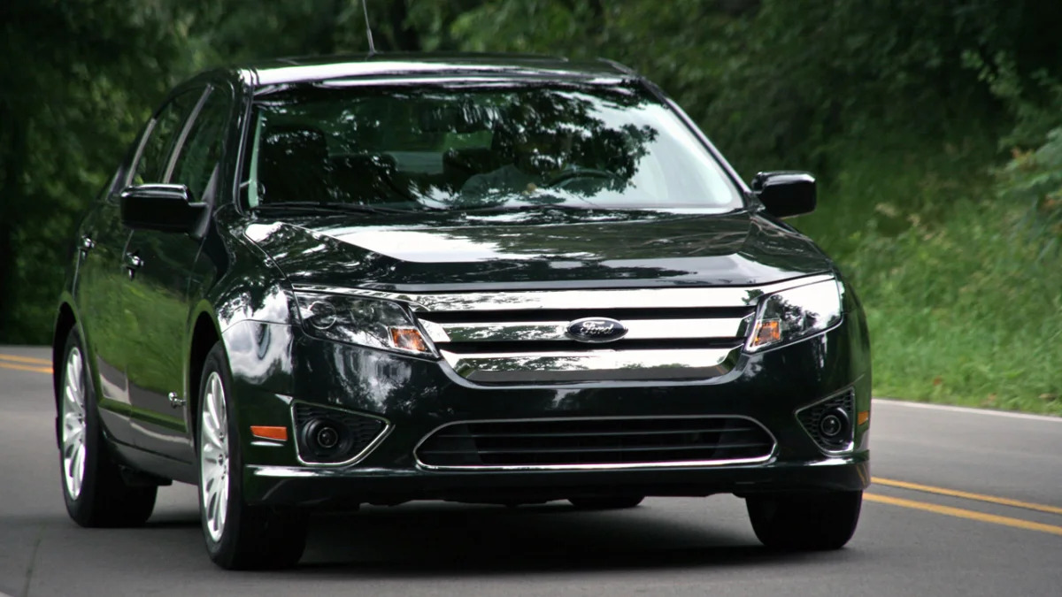 2010fordfusionhybrid_review007