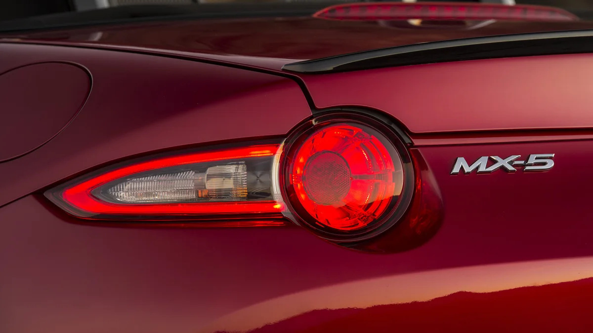 2016 Mazda MX-5 Miata Club taillight