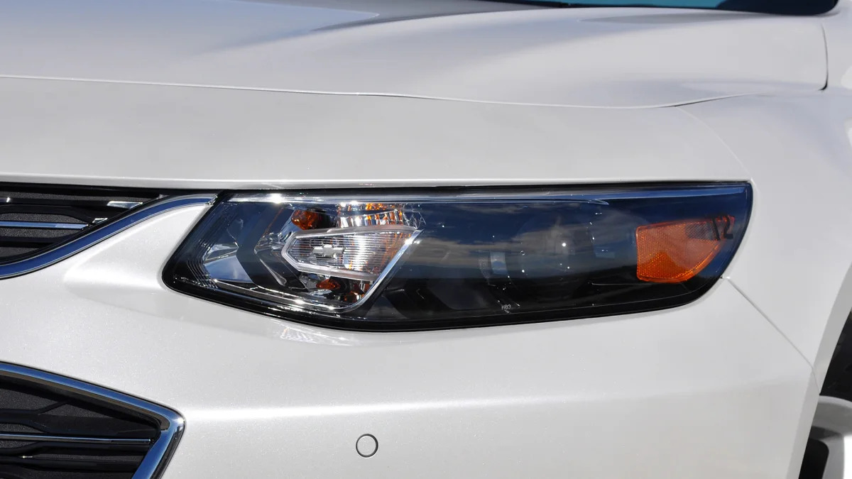 2016 Chevrolet Malibu Hybrid headlight