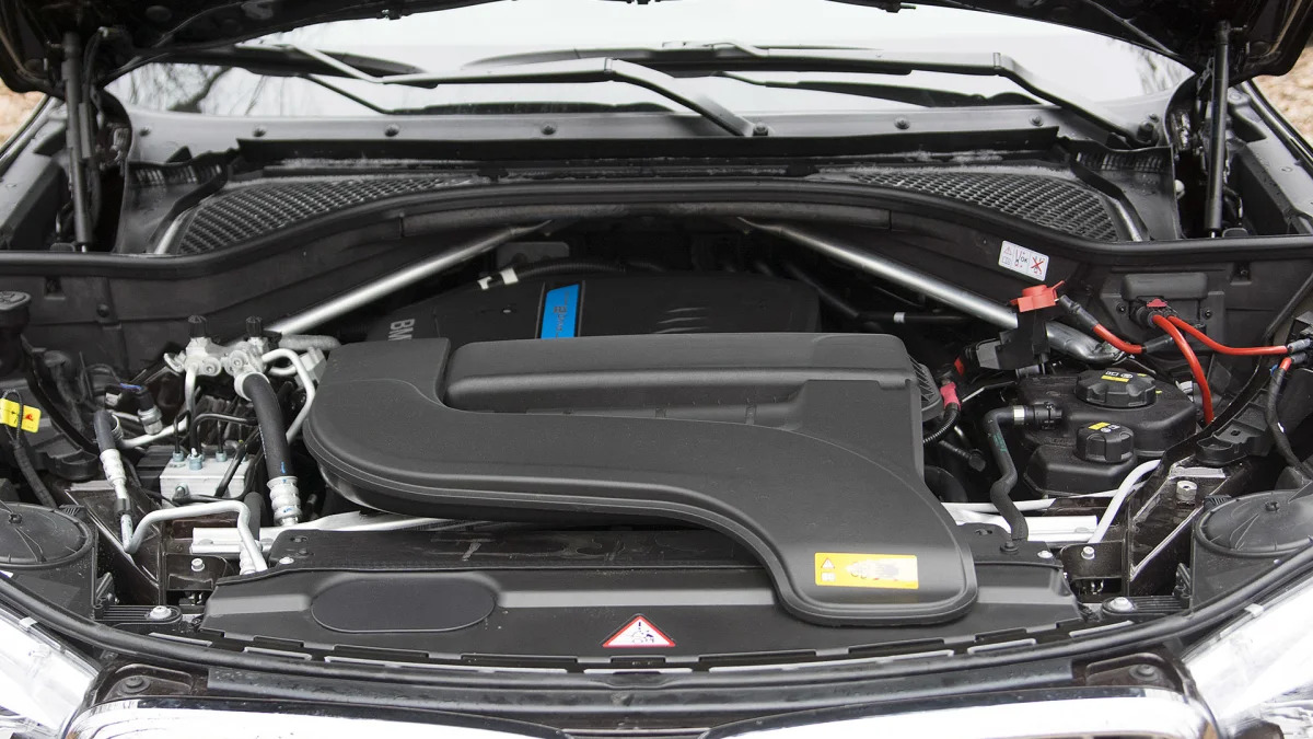 2016 BMW X5 xDrive40e engine