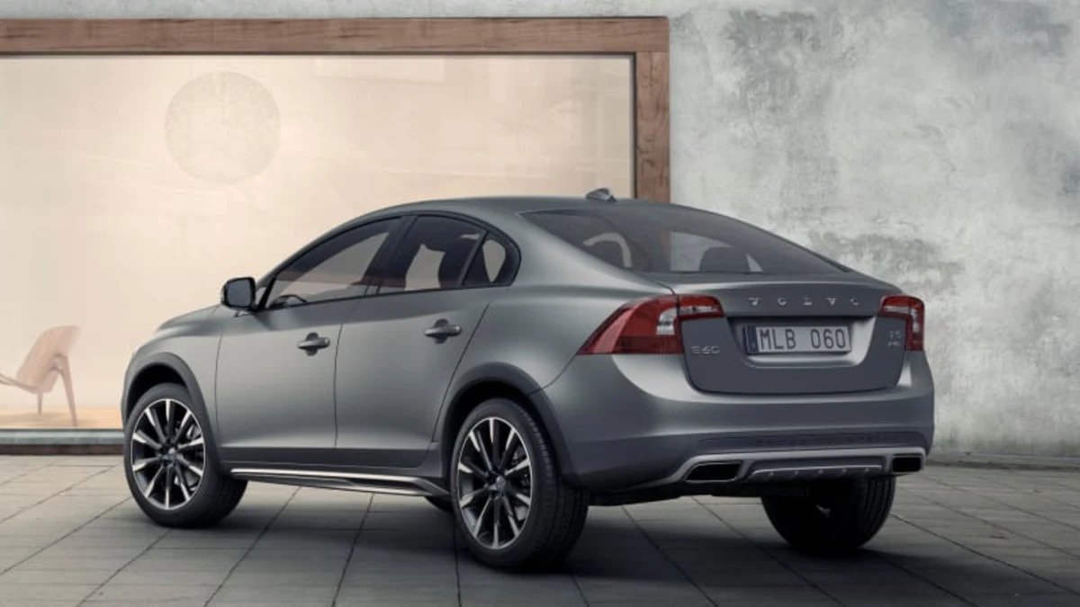 Volvo S60 Cross Country is a Detroit-bound crossover sedan