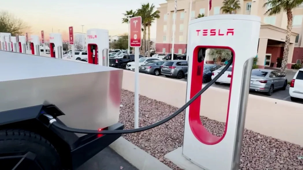 Wang charged at 12 different Superchargers along the roadtrip.