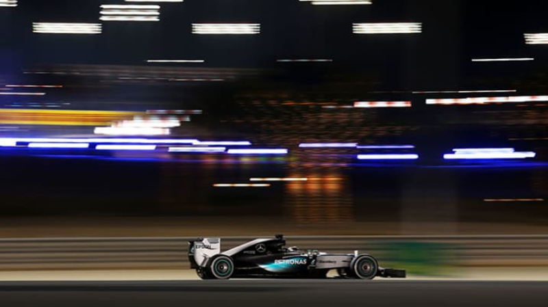 Lewis Hamilton leads the 2015 Bahrain F1 Grand Prix.