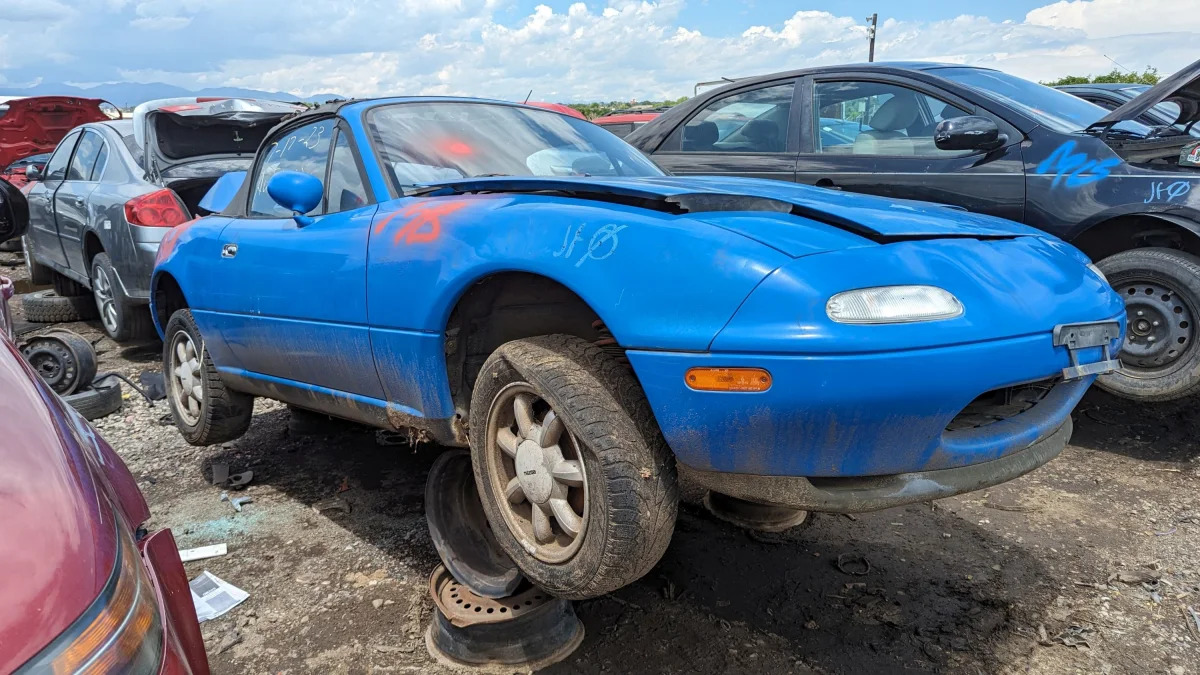 50 - 1992 Mazda MX-5 Miata in Colorado junkyard - photo by Murilee Martin
