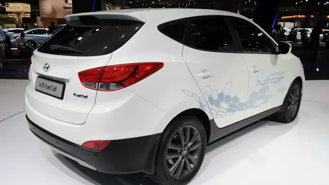 Hyundai Tucson ix35 Hydrogen Fuel-Cell Electric Vehicle