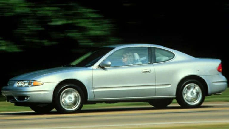 1999 Oldsmobile Alero GX 2dr Coupe