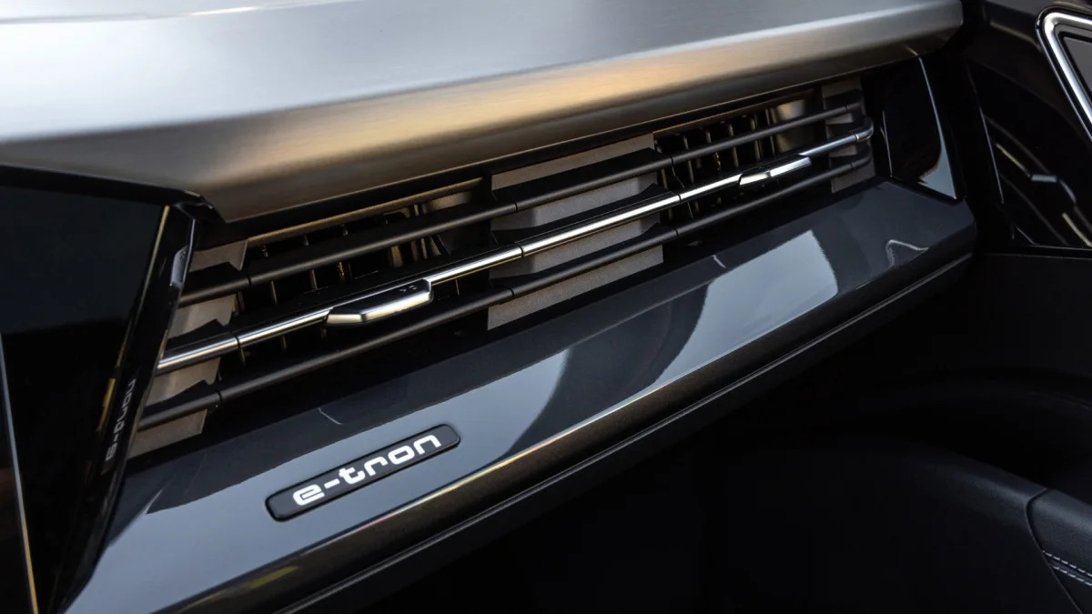 2023 Audi Q4 E-Tron Sportback passenger vents