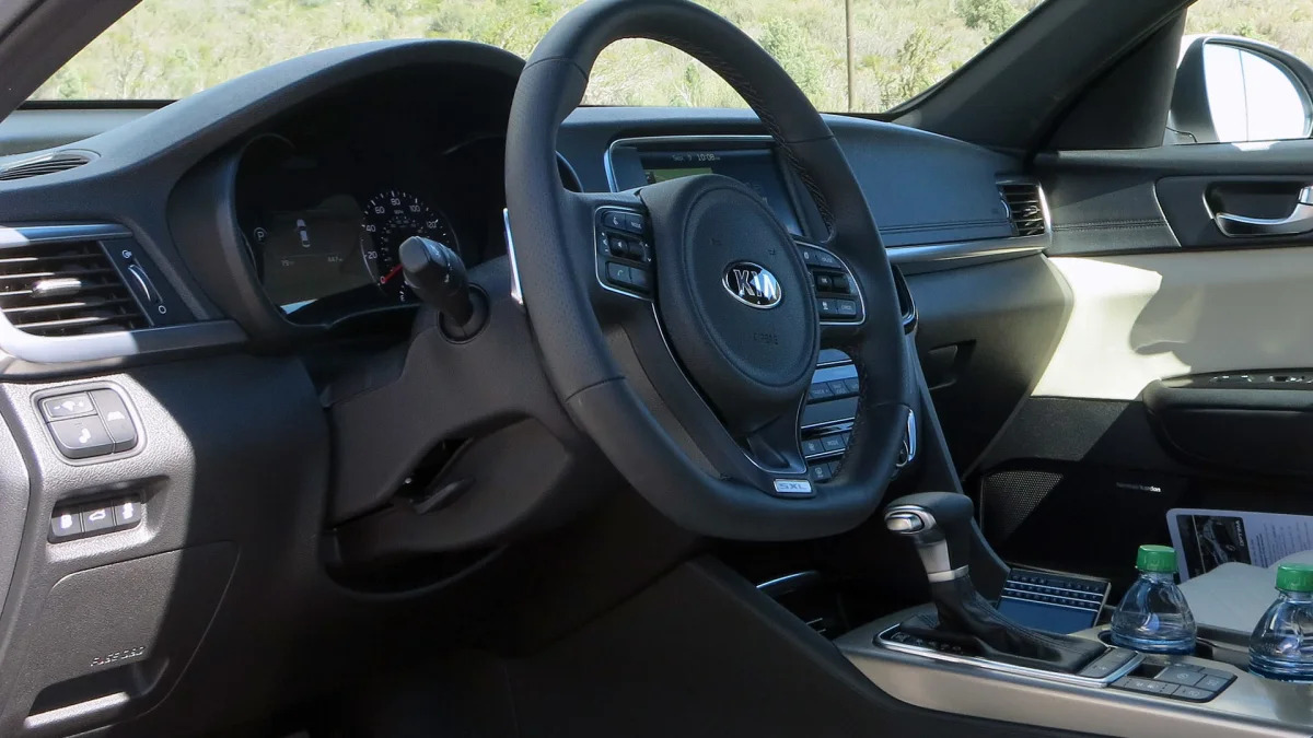 2016 Kia Optima 2.0T interior
