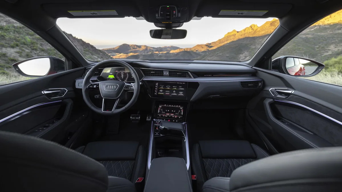 Audi SQ8 E Tron Coupe interior