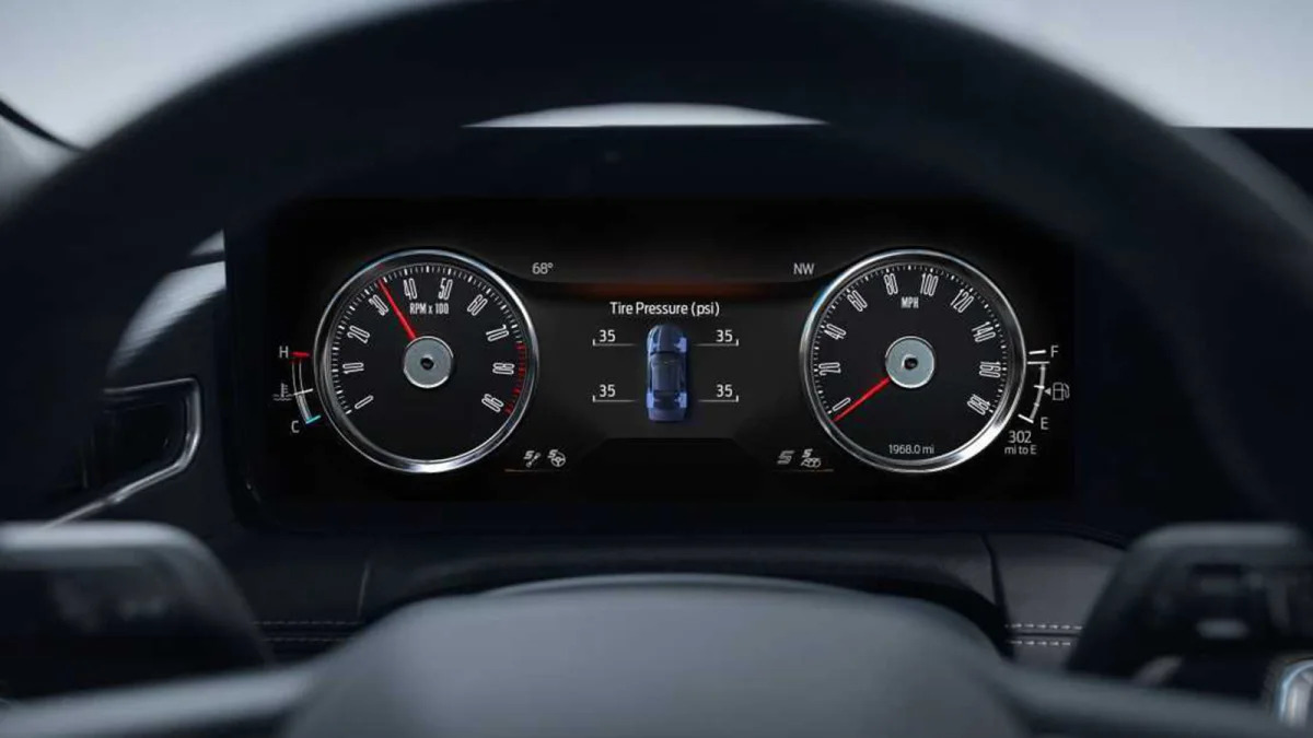 Ford Mustang 1965-style gauge cluster graphics