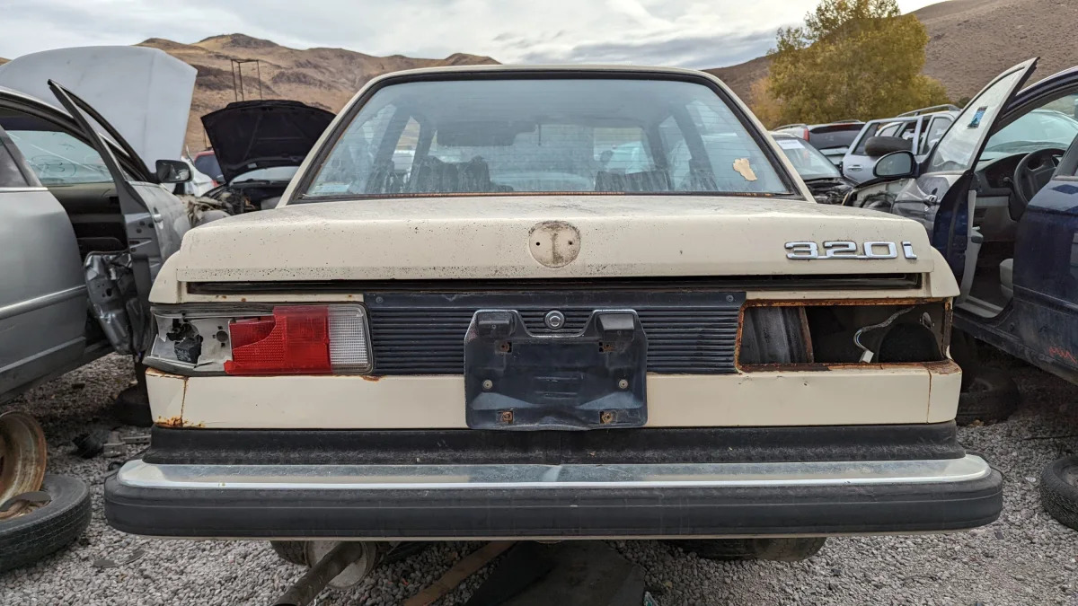 33 - 1980 BMW 320i in Nevada junkyard - photo by Murilee Martin