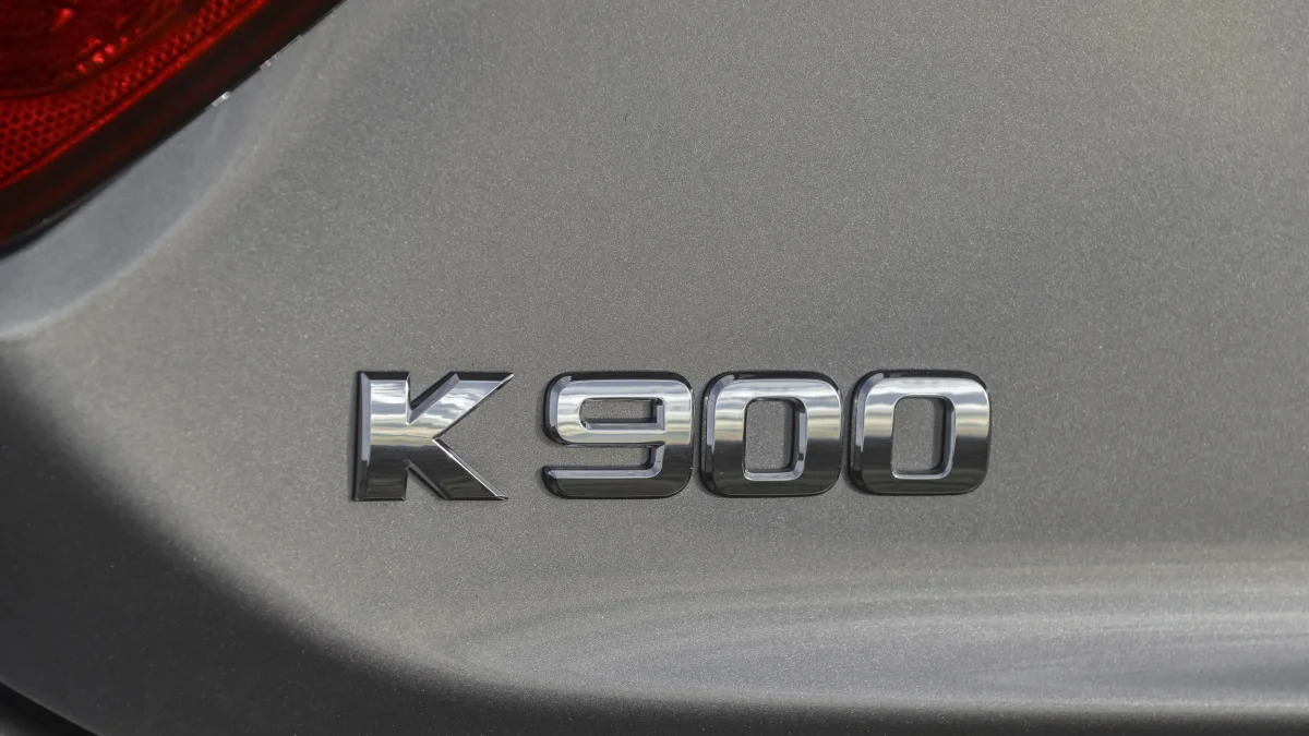 2016 Kia K900 nameplate