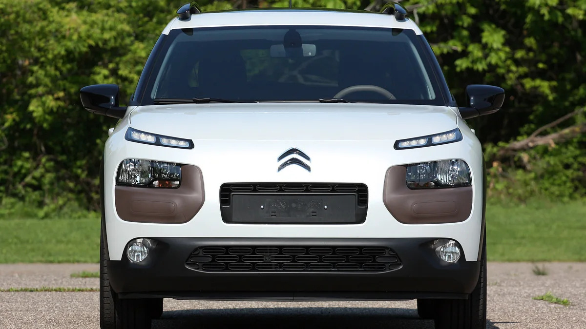 2015 Citroën C4 Cactus front view