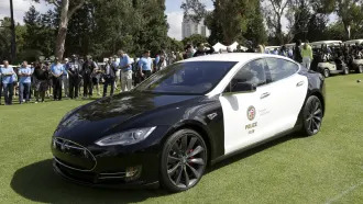 Polícia de Los Angeles agora armada com um Tesla P85D - Meio Bit