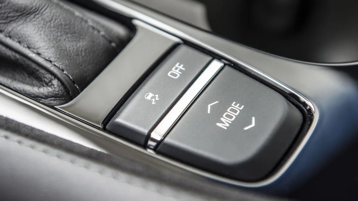 2016 Cadillac CTS-V drive mode controls