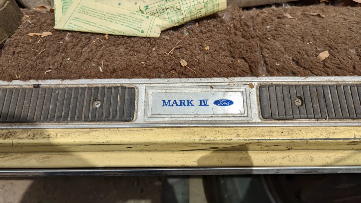 14 - 1972 Lincoln Mark IV in Colorado junkyard - Photo by Murilee Martin