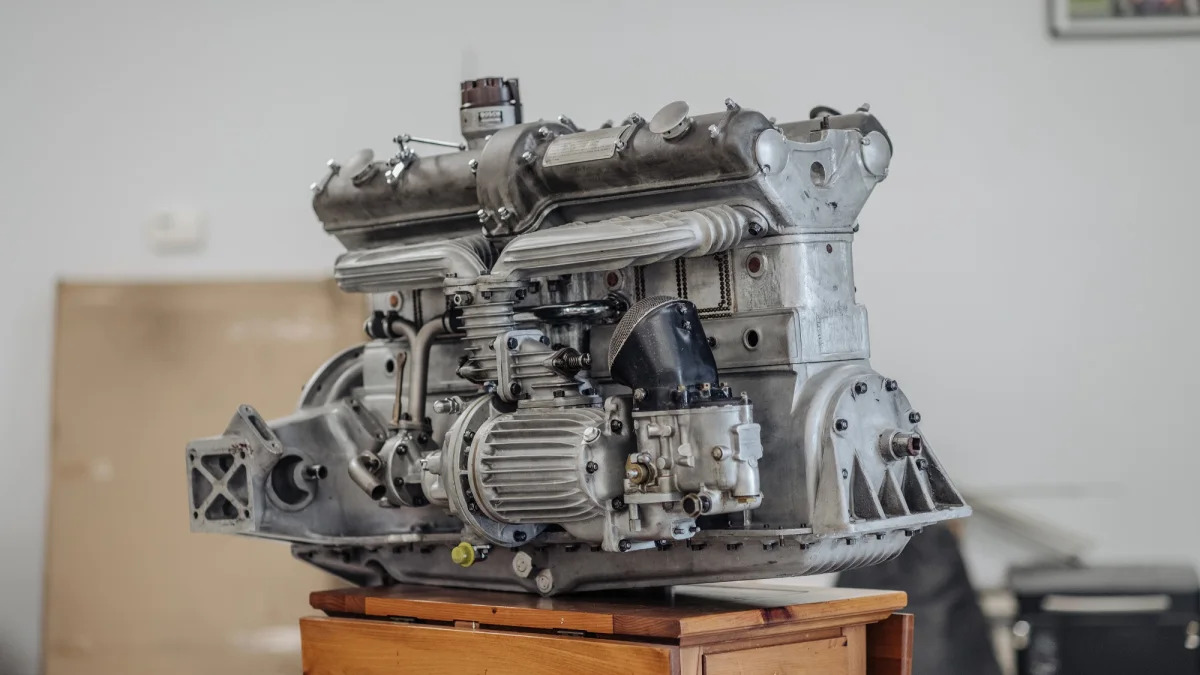 Alfa Romeo 8C engine