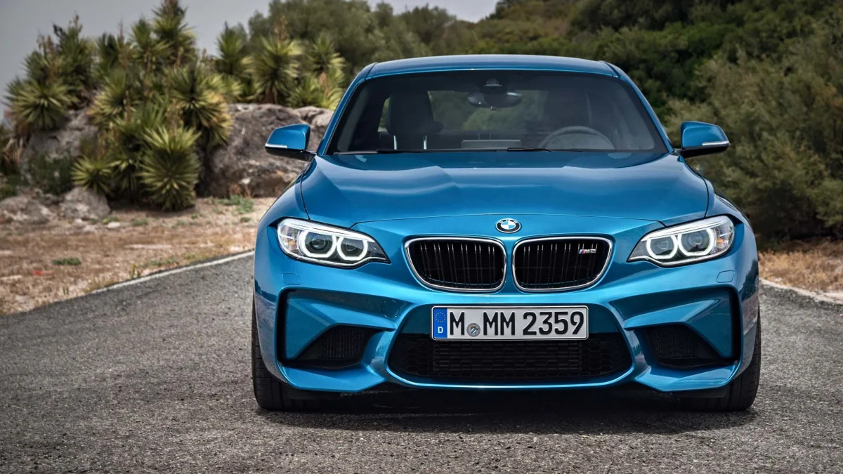2016 BMW M2 front view