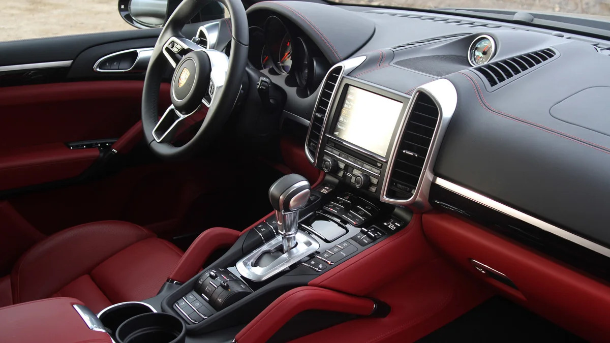 2015 Porsche Cayenne S interior