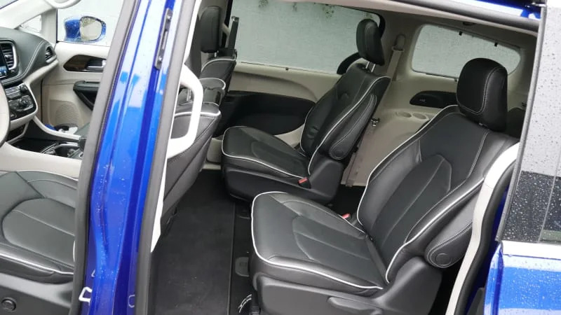 2021 Toyota Sienna Platinum interior second row seats