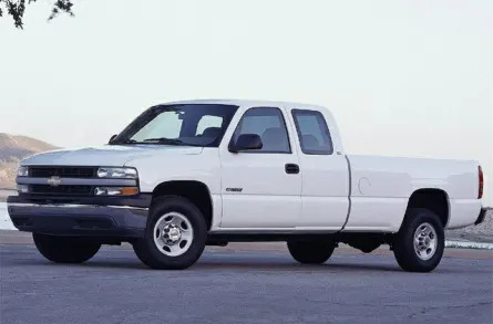2000 Chevrolet Silverado 2500 LS 3dr 4x2 Extended Cab 6.6 ft. box 143.5 in. WB