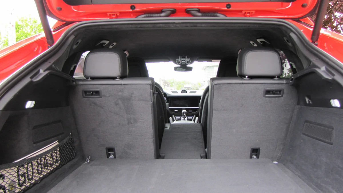 Porsche Cayenne Coupe Luggage Test 20 section lowered