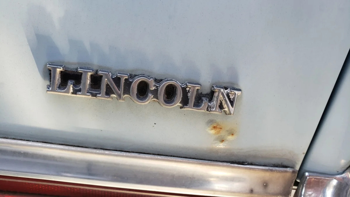 03 - 1978 Lincoln Town Car in Colorado Junkyard - photo by Murilee Martin