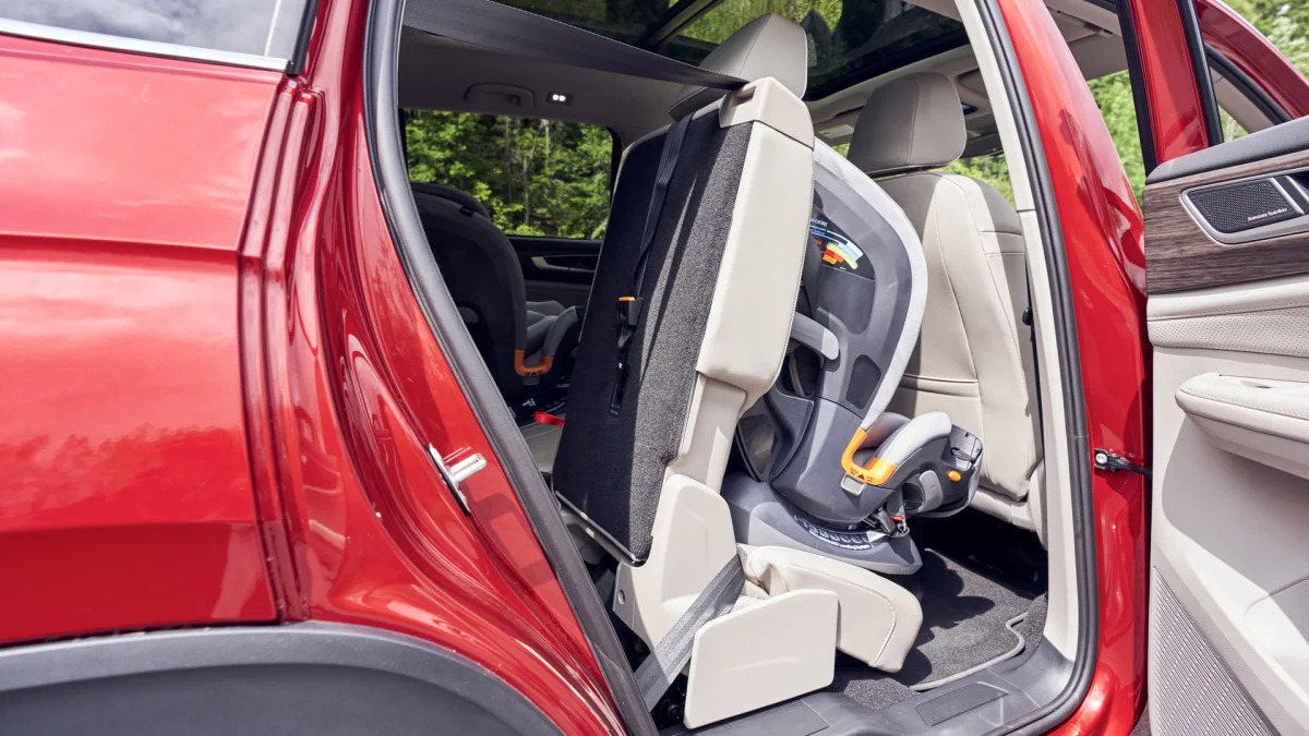 2024 Volkswagen Atlas third row access with child seat