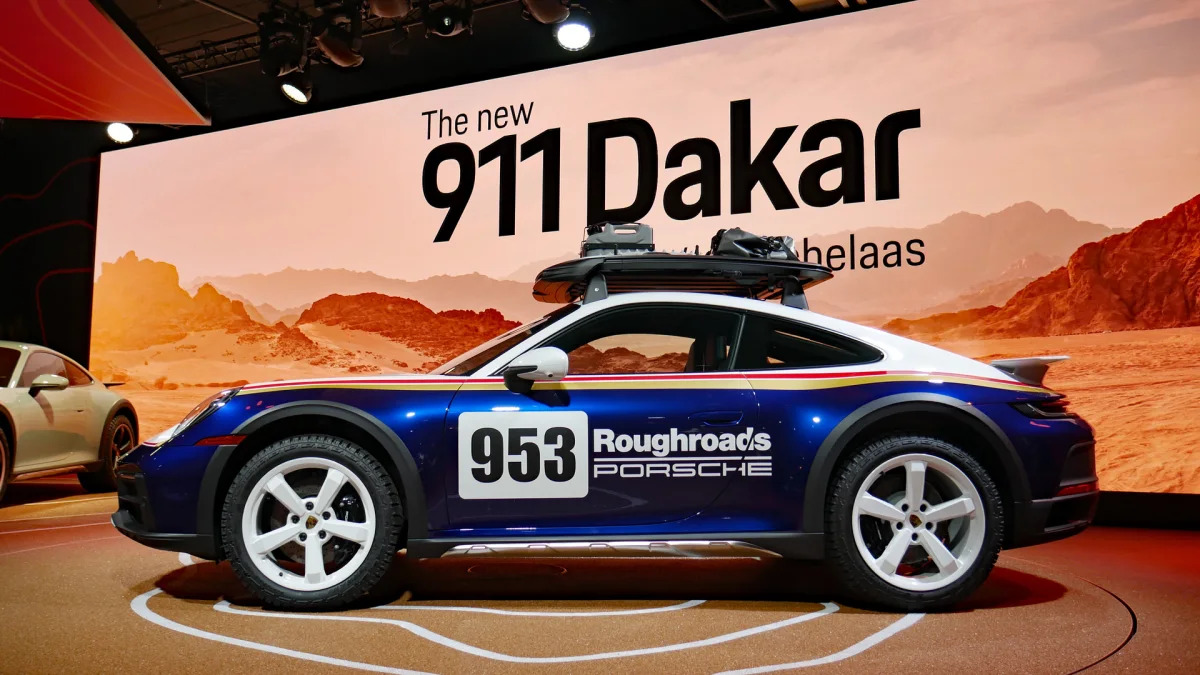2023 Porsche 911 Dakar Rallye Design package profile