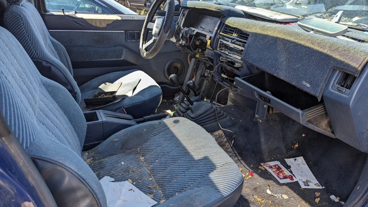 42 - 1986 Nissan Hardbody Pickup in Wyoming junkyard - photo by Murilee Martin