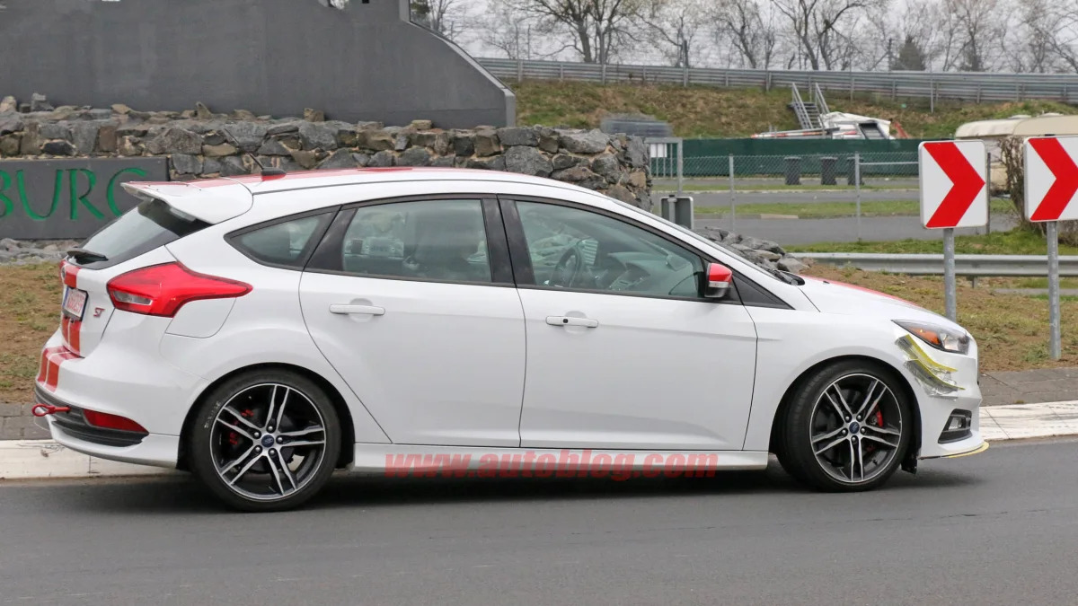 Ford Focus ST280 prototype side