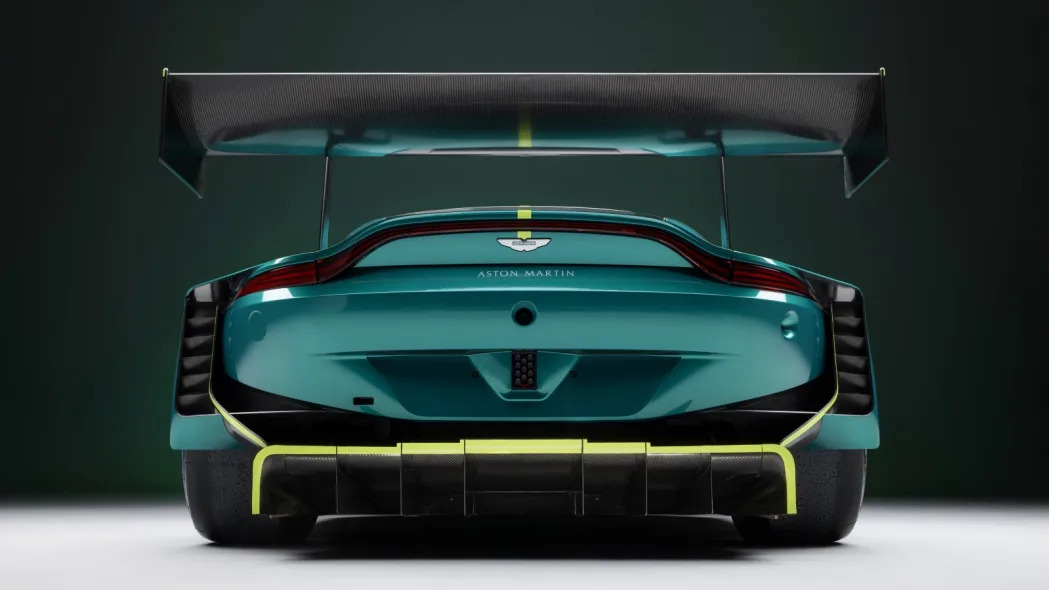 Aston Martin Vantage GT3 04
