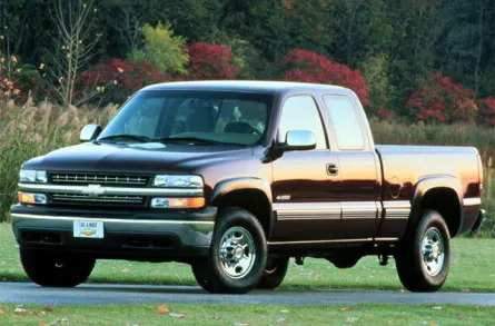 2000 Chevrolet Silverado 2500 Base 4dr 4x2 Extended Cab 8 ft. box 157.5 in. WB