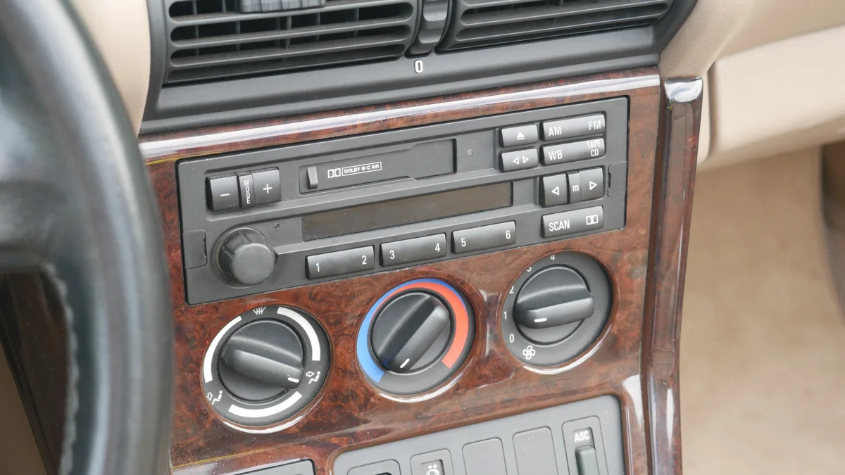 1998 BMW Z3 radio