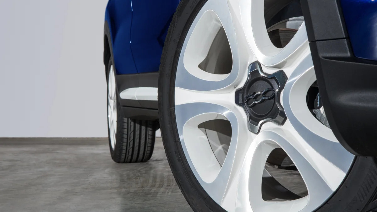 Fiat 500X Mopar accessories blue white wheel