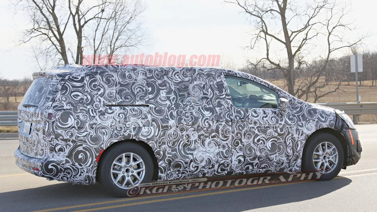 2017 chrysler town and country rear three quarters