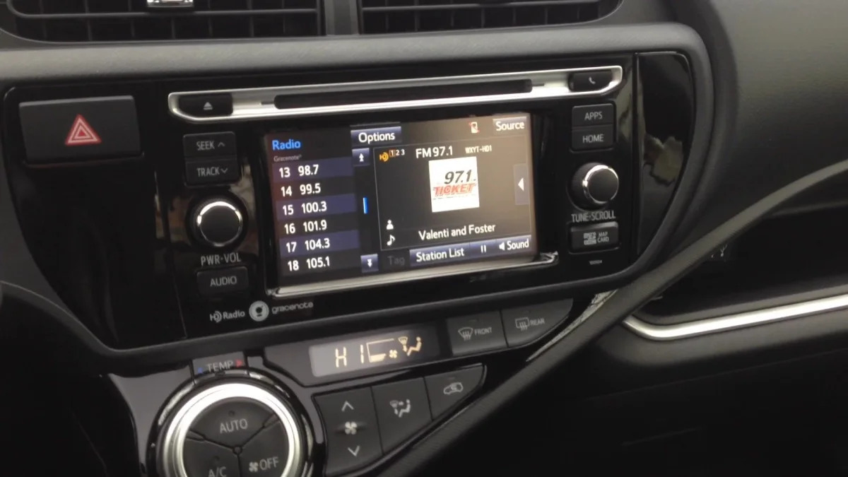 2015 Toyota Prius C Interior | Autoblog Short Cuts