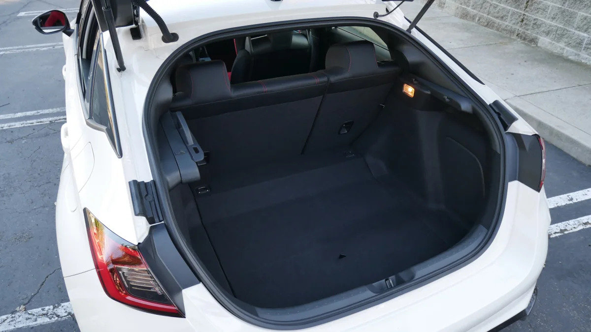 2023 Honda Civic Type R cargo with cover retracted