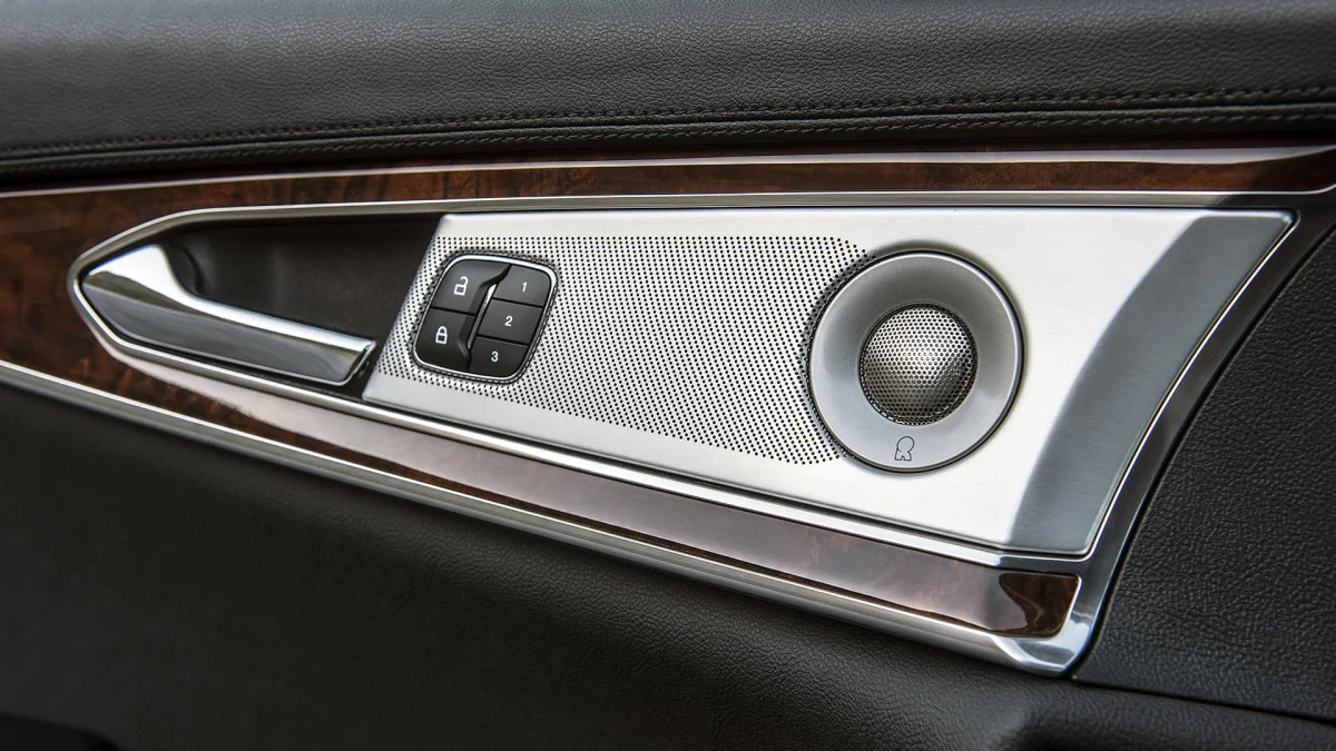 2016 Lincoln MKX door speaker