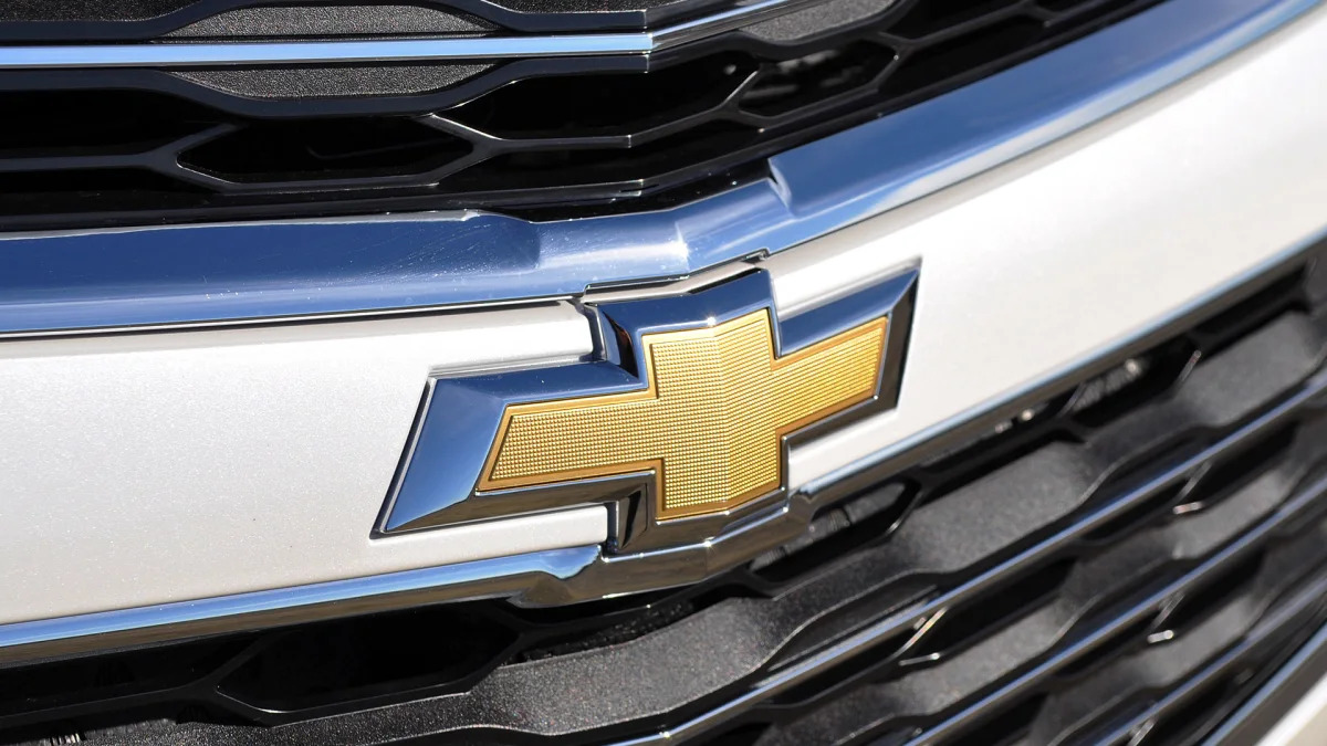 2016 Chevrolet Malibu Hybrid badge