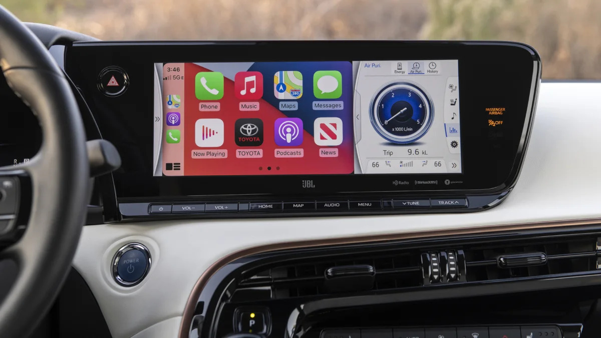 2021 Toyota Mirai tech screen apple carplay