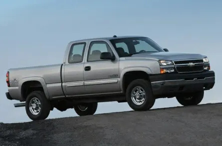 2006 Chevrolet Silverado 2500HD Work Truck 4x4 Extended Cab 6.6 ft. box 143.5 in. WB