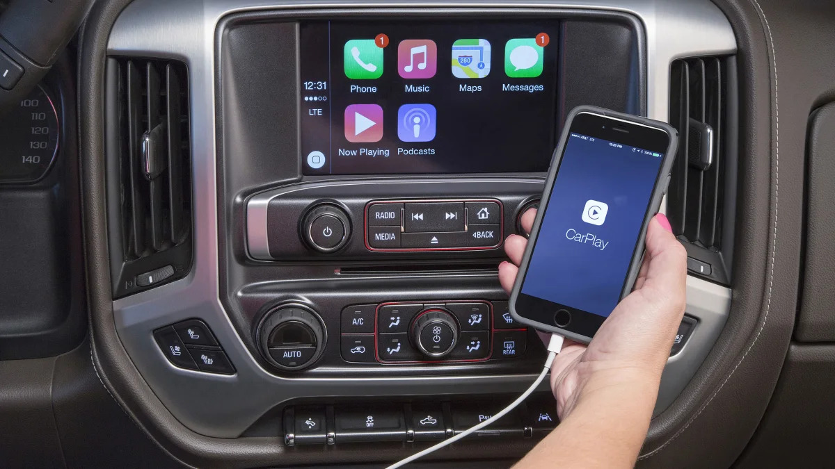 2016 GMC Sierra Apple CarPlay