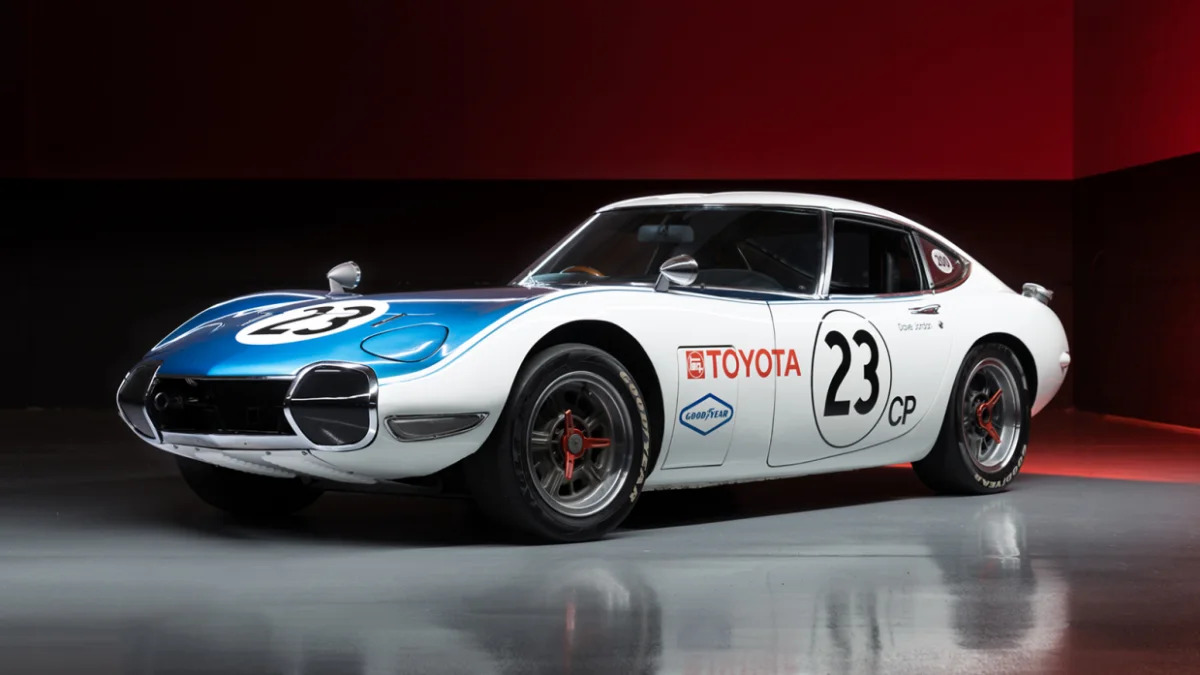 1967_toyota_shelby_2000gt_001
