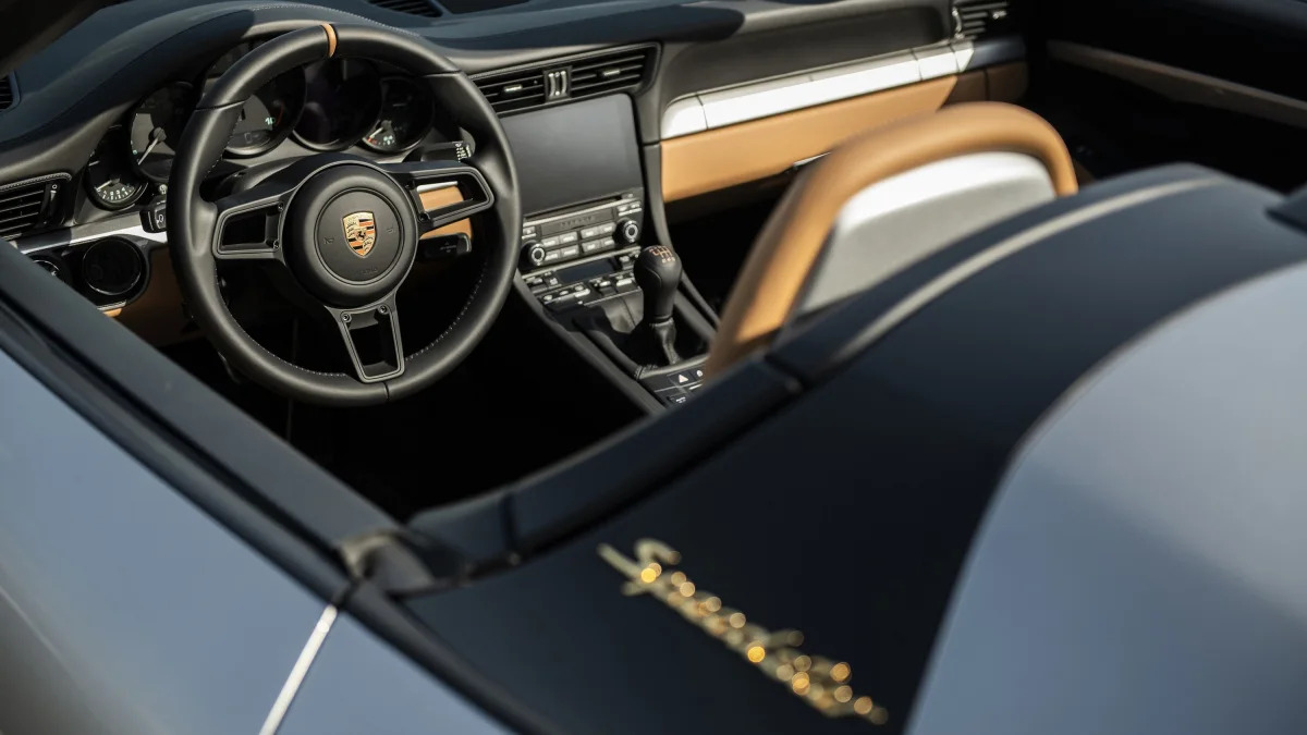 Porsche-911-Speedster--interior