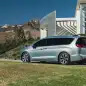 2017 Chrysler Pacifica Hybrid plug-in minivan